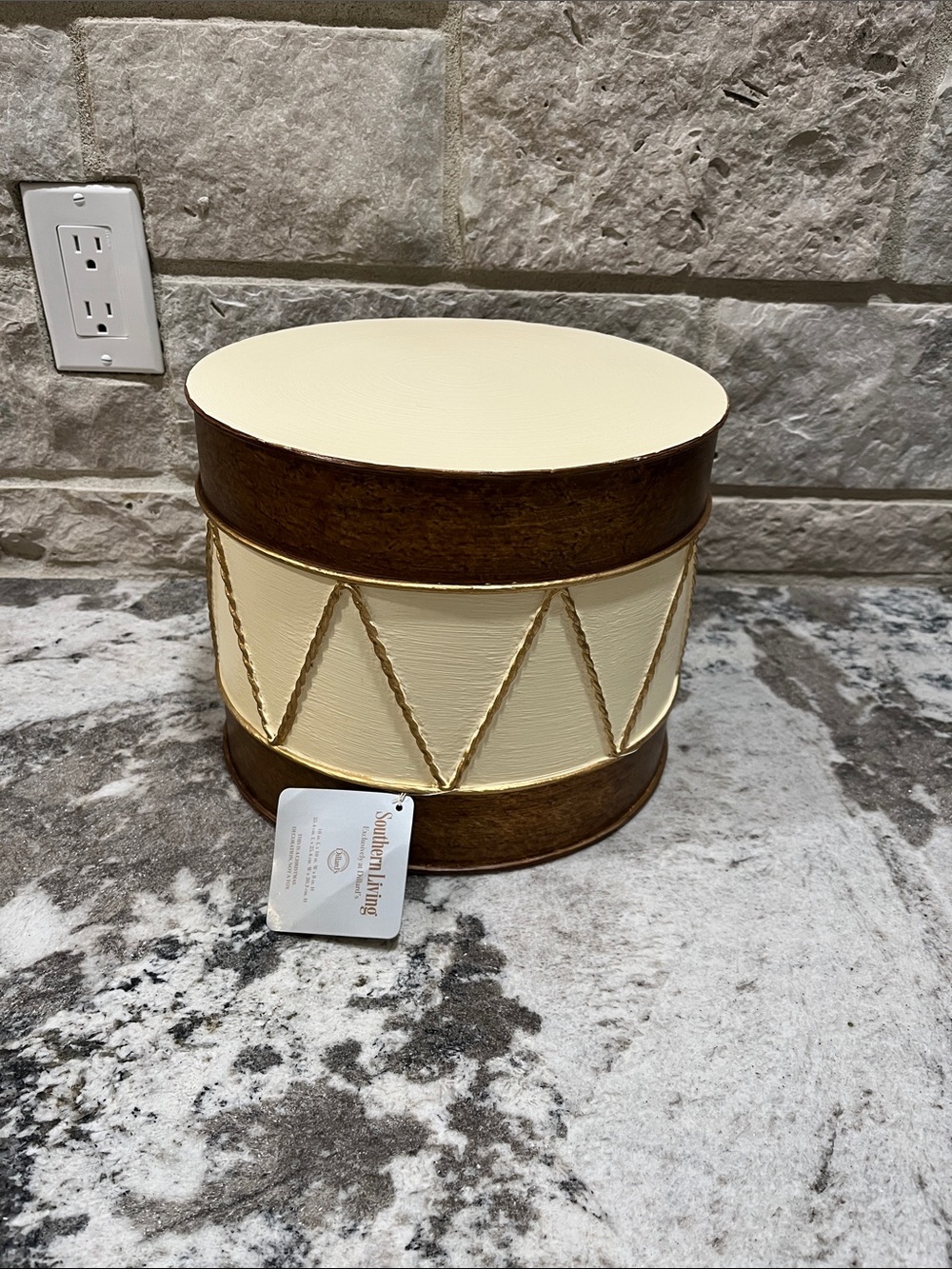 NEW Dillards Southern Living Cream and Brown Rope Drum Accent Decor
